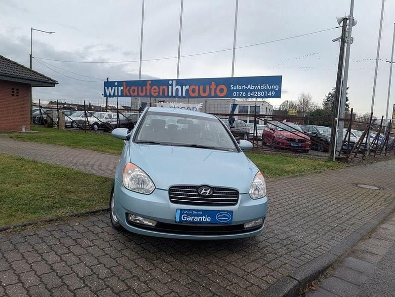 Gebraucht Hyundai Accent 97 PS (71 kW) 2008 Blau (metallic) Limousine