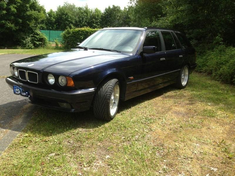 Blau Gebraucht 1995 BMW 520 Kombi | 7.500 € - Bild 1/4