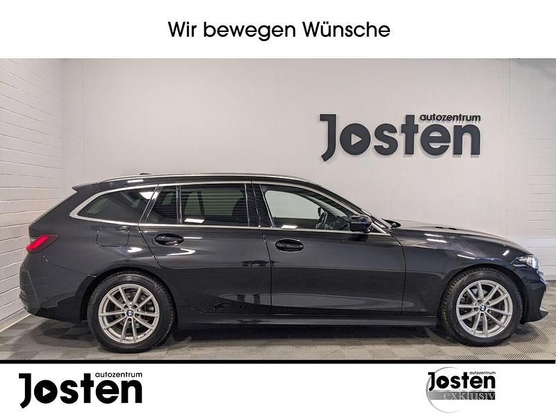 Gebraucht BMW 318 Shadowline 150 PS (110 kW) 2023 Black sapphire metallic Kombi