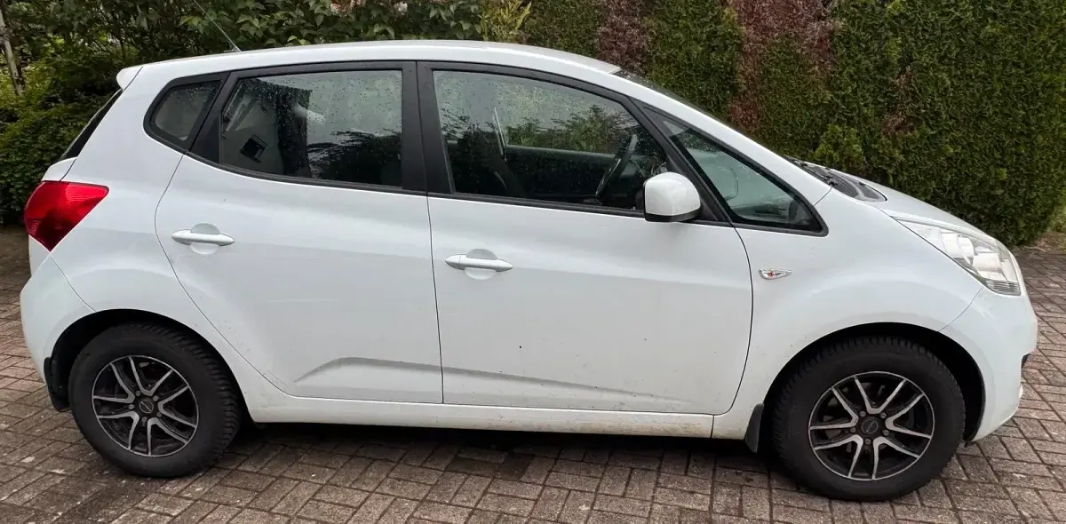 Gebraucht Kia Venga 90 PS (66 kW) 2014 Weiß Kleinwagen