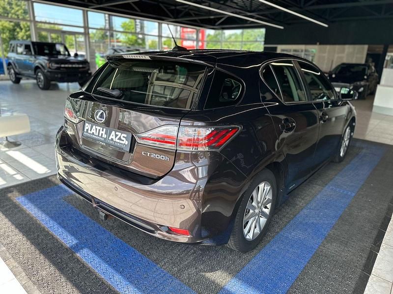 Gebraucht Lexus CT200h Dynamic Line 99 PS (72 kW) 2012 Braun Limousine