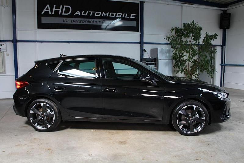 Neu Cupra Leon 150 PS (110 kW) 2026 Schwarz Limousine