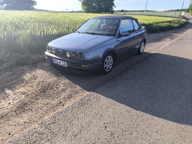 Violet Gebraucht 1993 VW Golf Cabriolet Cabrio | 3.349 € - Bild 1/4
