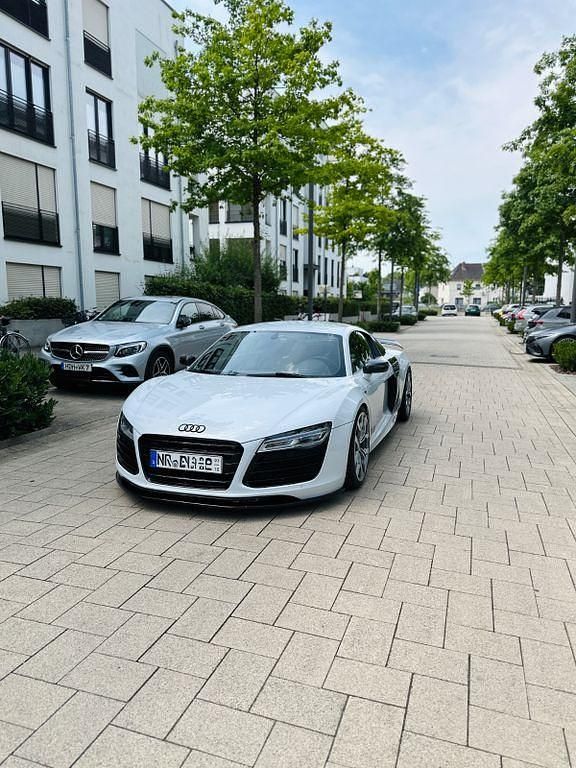 Weiß Gebraucht 2013 Audi R8 Coupé Ambiente Coupé | 99.850 € - Bild 1/4