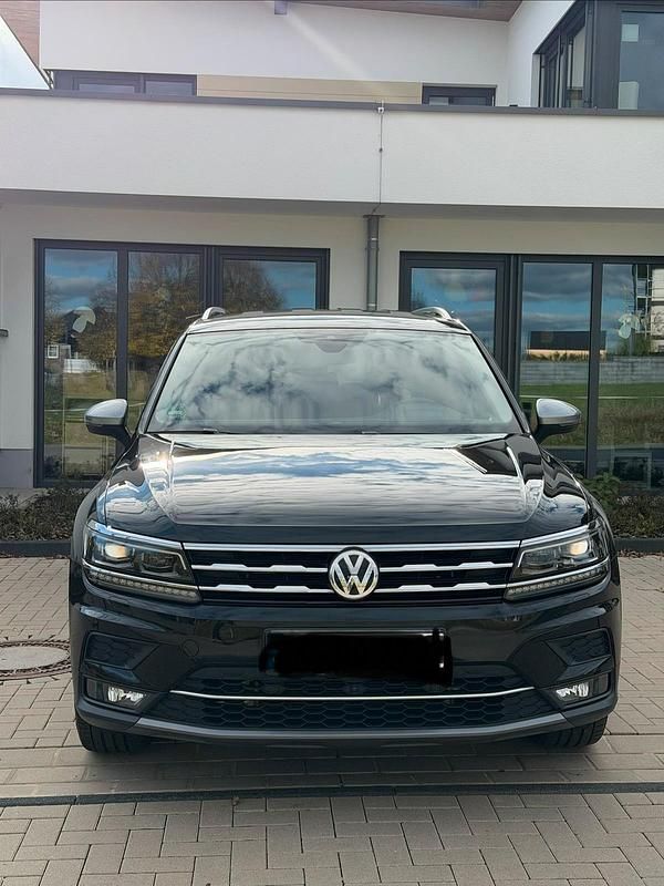 Schwarz Gebraucht 2018 VW Tiguan Allspace SUV | 27.999 € (Etwas zu teuer) - Bild 1/4