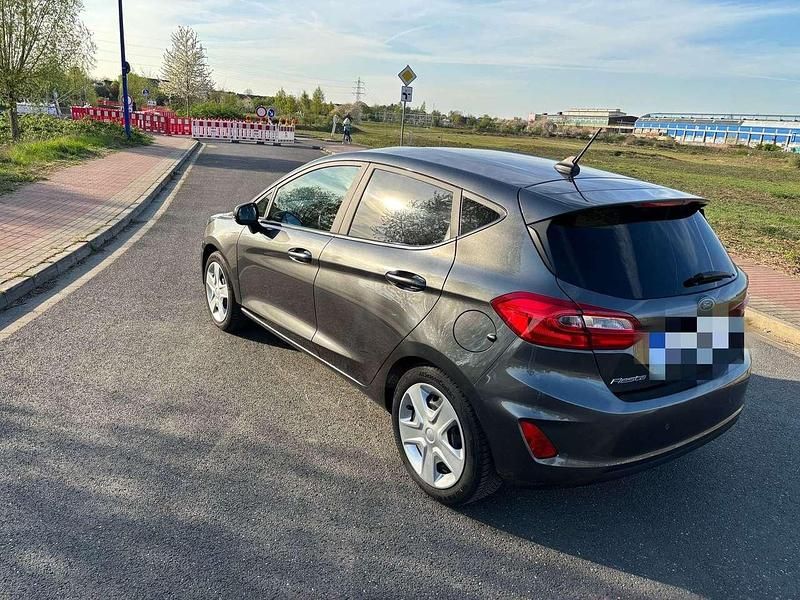 Grau Gebraucht 2020 Ford Fiesta Cool & Connect Kleinwagen | 10.500 € (Superpreis) - Bild 1/4