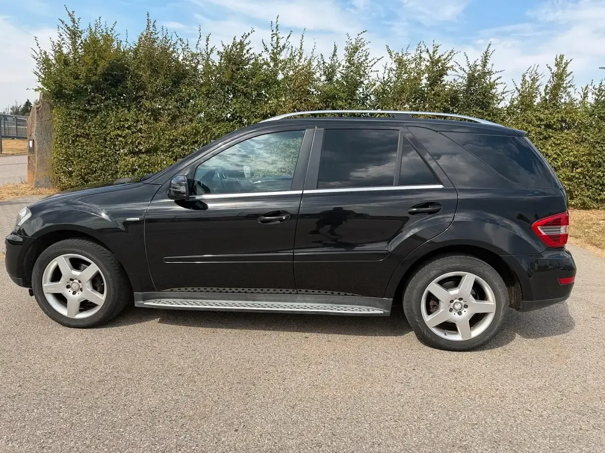 Gebraucht Mercedes ML350 Edition 272 PS (200 kW) 2011 Schwarz SUV