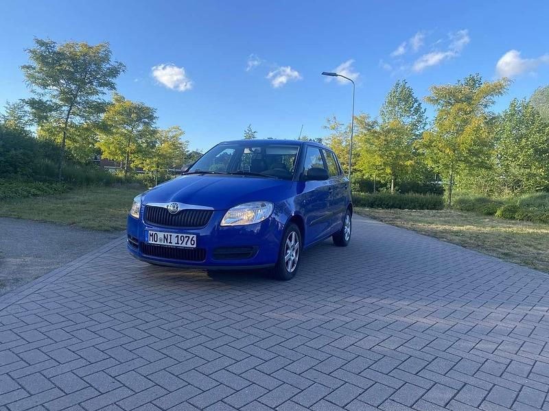 Blau Gebraucht 2009 Skoda Fabia Kleinwagen | 2.900 € (Fairer Preis) - Bild 1/4