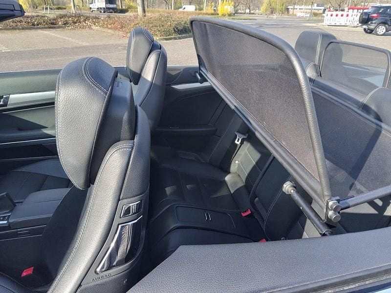 Gebraucht Mercedes E250 204 PS (150 kW) 2010 Schwarz Cabrio