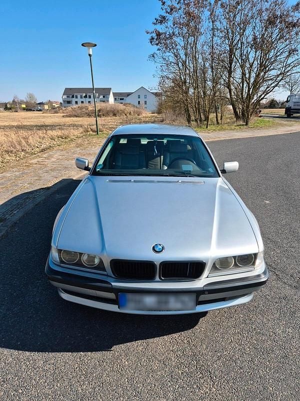 Gebraucht BMW 728 193 PS (141 kW) 1995 Silber Limousine