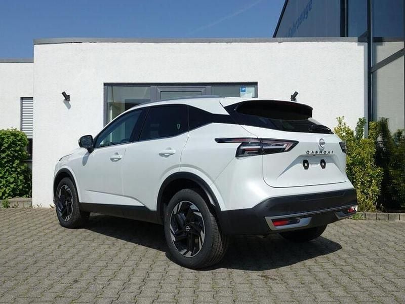 Neu Nissan Qashqai N-Connecta 158 PS (116 kW) 2025 Weiß SUV