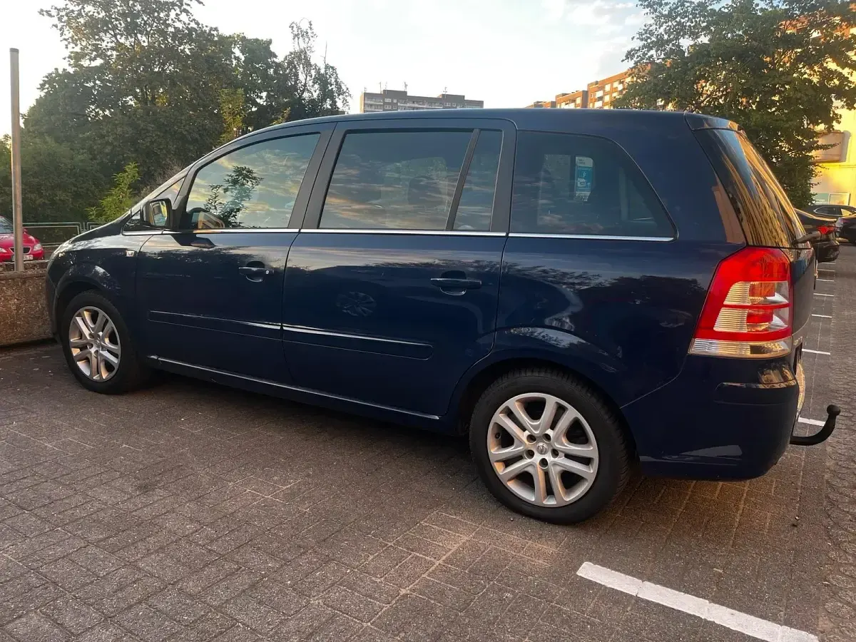 Gebraucht Opel Zafira 115 PS (84 kW) 2012 Blau Van / Kleinbus