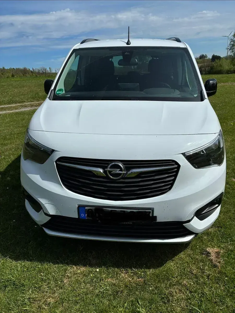 Occasion Opel Combo Life Ultimate 131 ch (96 kW) 2024 Blanc Monospace