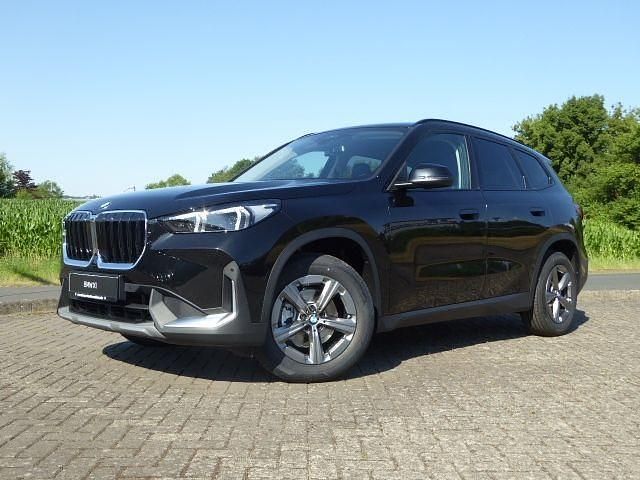 Schwarz Gebraucht 2025 BMW X1 Sport Line SUV | 48.490 € (Teuer) - Bild 1/4