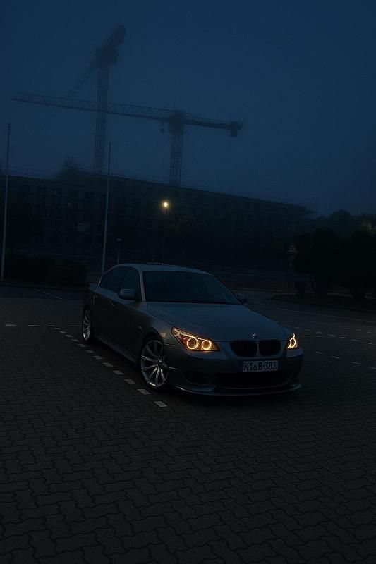 Silber Gebraucht 2006 BMW 523 Limousine | 3.700 € (Fairer Preis) - Bild 1/4