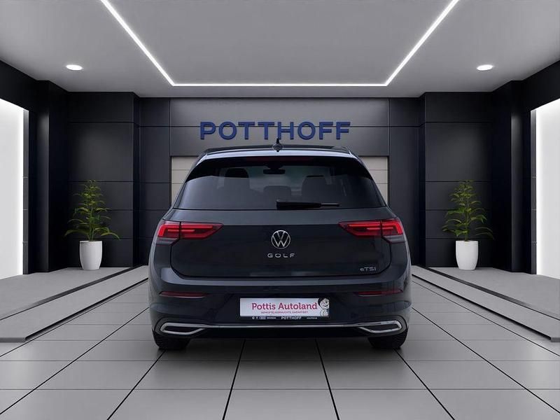 Gebraucht VW Golf VIII Move 110 PS (80 kW) 2024 Uranograu Limousine