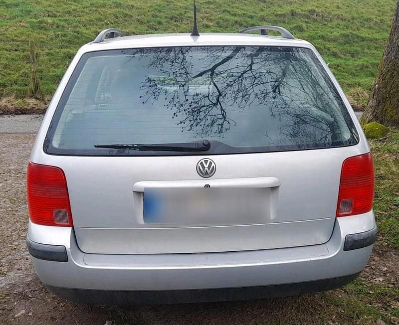 Gebraucht VW Passat 101 PS (74 kW) 1997 Silber Kombi