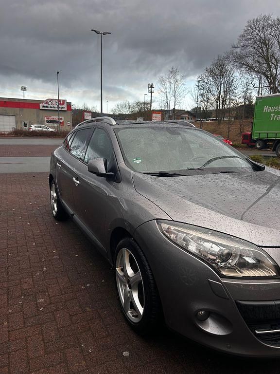 Gebraucht Renault Mégane III Luxe 140 PS (102 kW) 2010 Grau Limousine