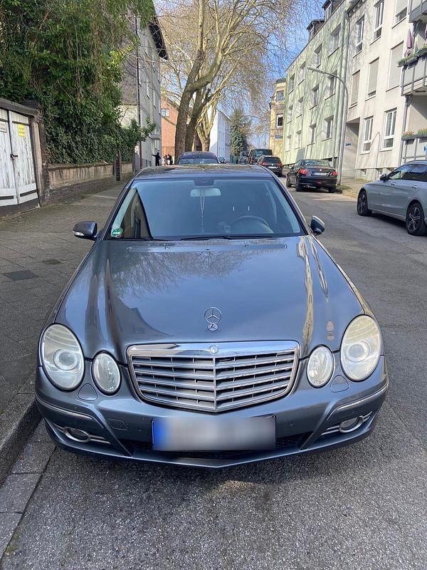 Gebraucht Mercedes E280 190 PS (139 kW) 2007 Grau Limousine