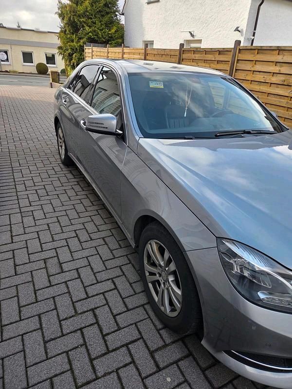 Usata Mercedes E300 252 CV (185 kW) 2014 Grigio Berlina