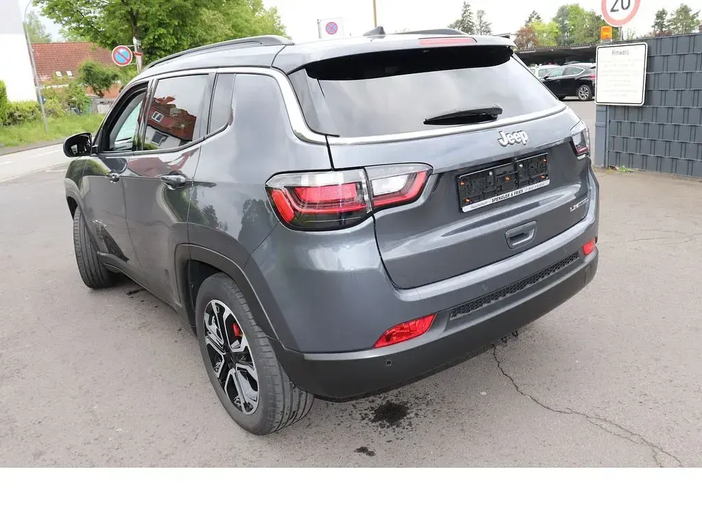 Gebraucht Jeep Compass Limited 131 PS (96 kW) 2023 Grau SUV