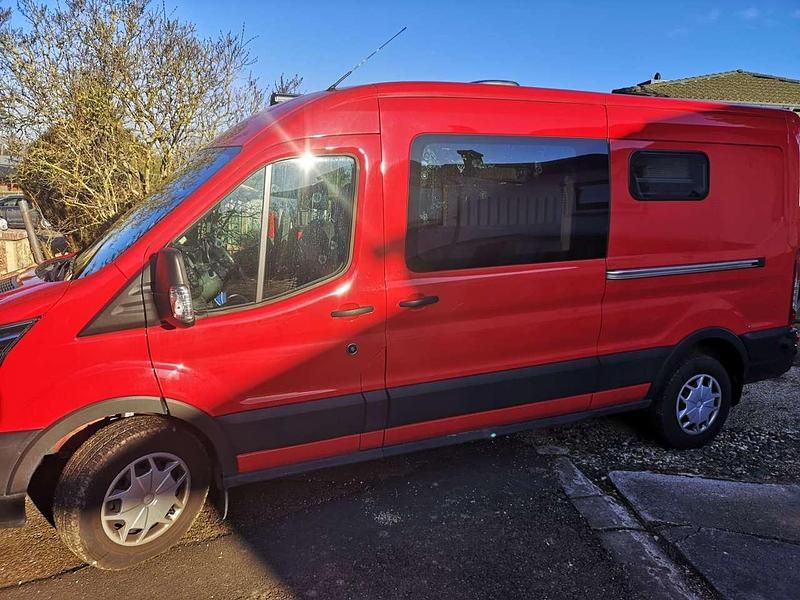 Gebraucht Ford Transit 131 PS (96 kW) 2024 Rot Van / Kleinbus