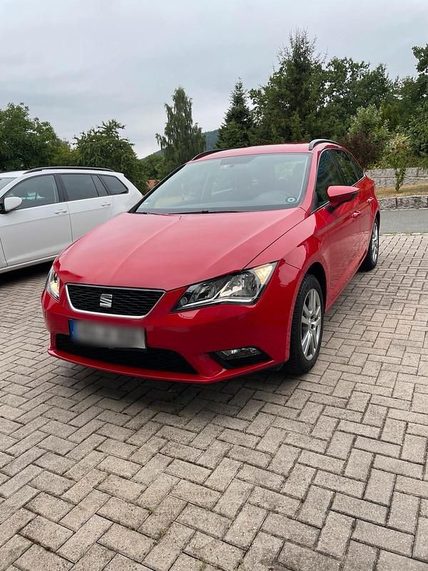 Rot Gebraucht 2014 Seat Leon ST Kombi | 4.450 € (Fairer Preis) - Bild 1/4
