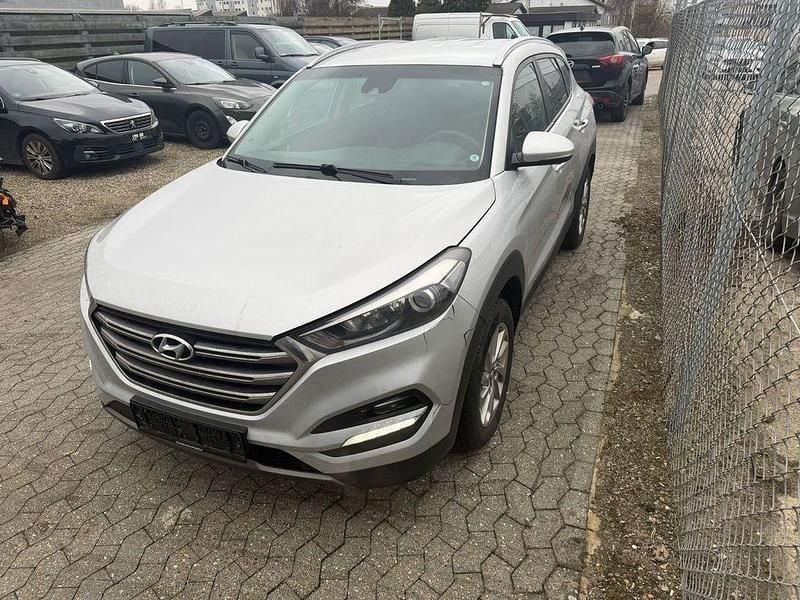 Silber Gebraucht 2016 Hyundai Tucson Trend SUV | 6.500 € (Fairer Preis) - Bild 1/4