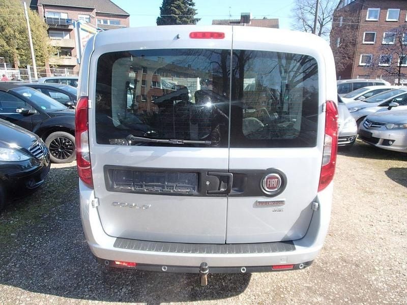 Gebraucht Fiat Doblò 95 PS (69 kW) 2019 Grau Van / Kleinbus