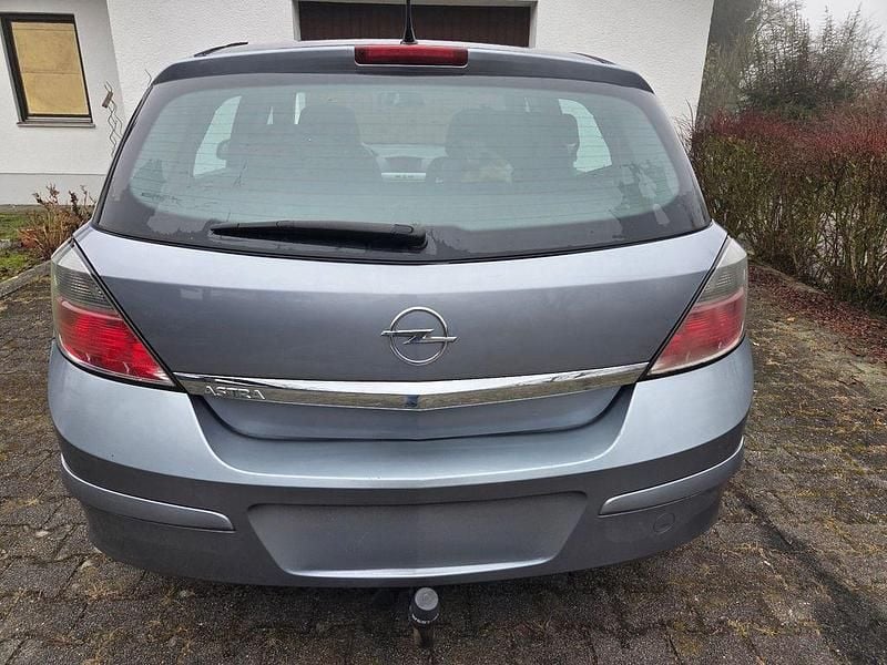 Gebraucht Opel Astra Selection 116 PS (85 kW) 2009 Grau Limousine