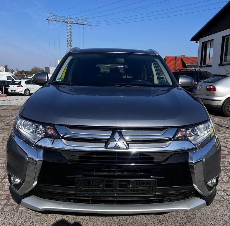 Gebraucht Mitsubishi Outlander Plus 150 PS (110 kW) 2015 Grau SUV