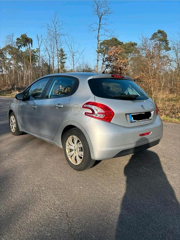 Gebraucht Peugeot 208 82 PS (60 kW) 2014 Grau Kleinwagen