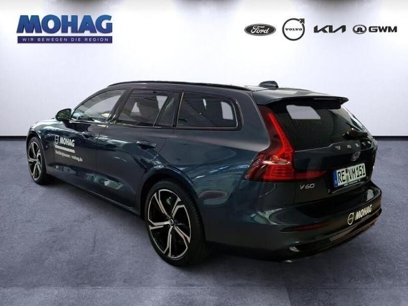 Gebraucht Volvo V60 Plus 350 PS (257 kW) 2025 Blau Kombi
