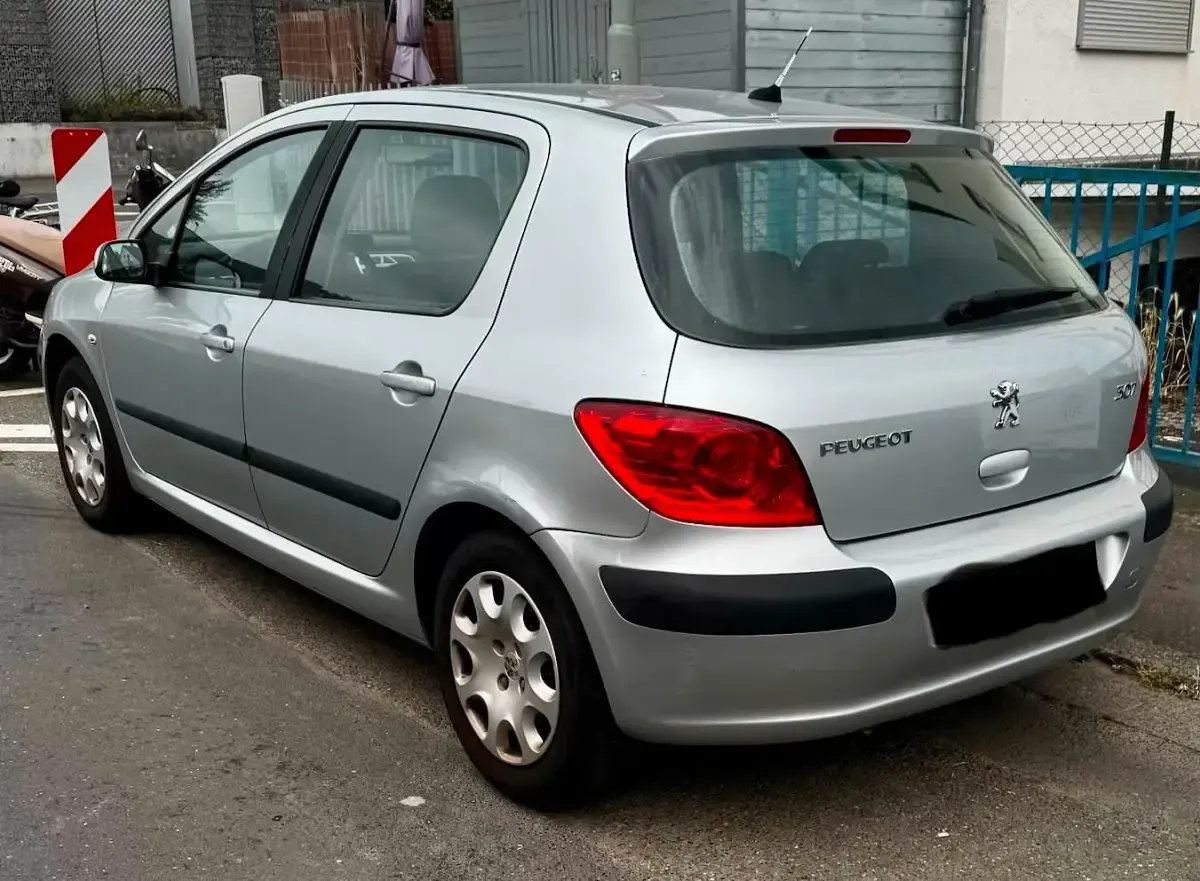 Gebraucht Peugeot 307 88 PS (64 kW) 2006 Silber Limousine