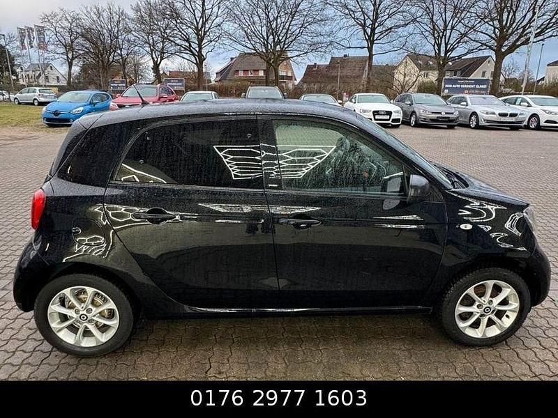 Gebraucht Smart ForFour 71 PS (52 kW) 2019 Schwarz Kleinwagen