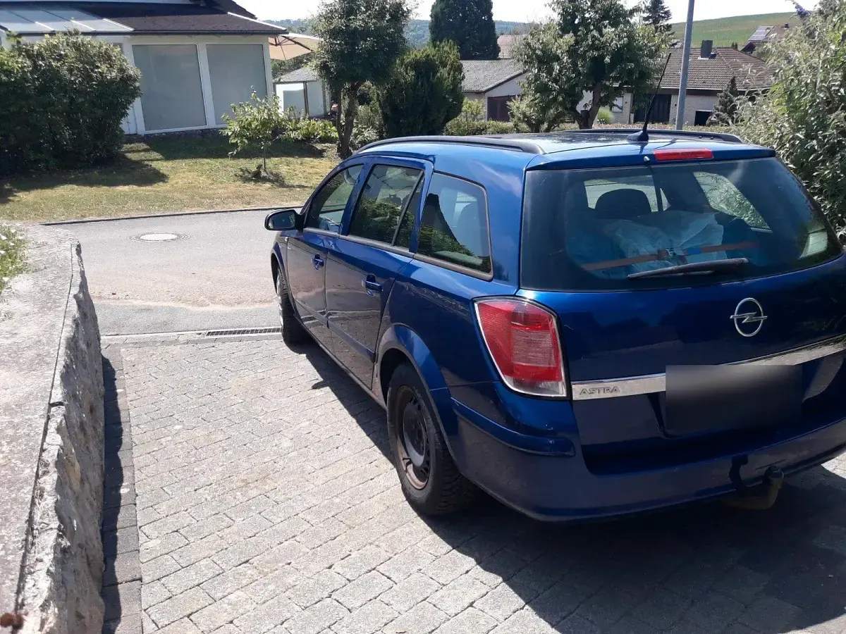 Gebraucht Opel Astra 125 PS (91 kW) 2005 Blau Kombi