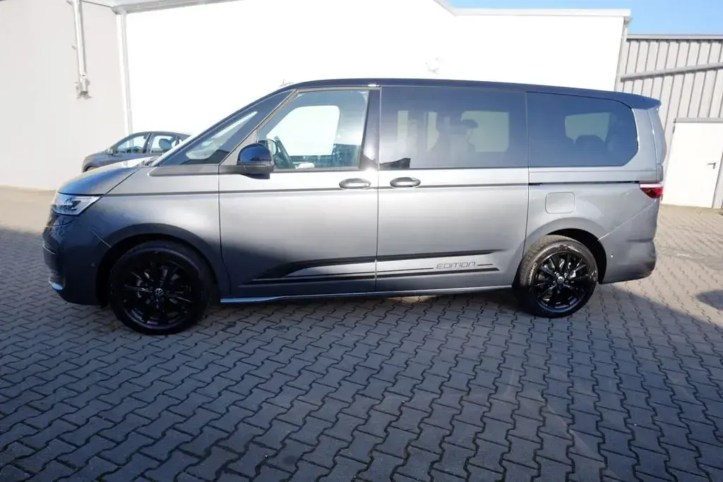 Gebraucht VW Multivan Edition 150 PS (110 kW) 2025 Indium grau/schwarz Van / Kleinbus