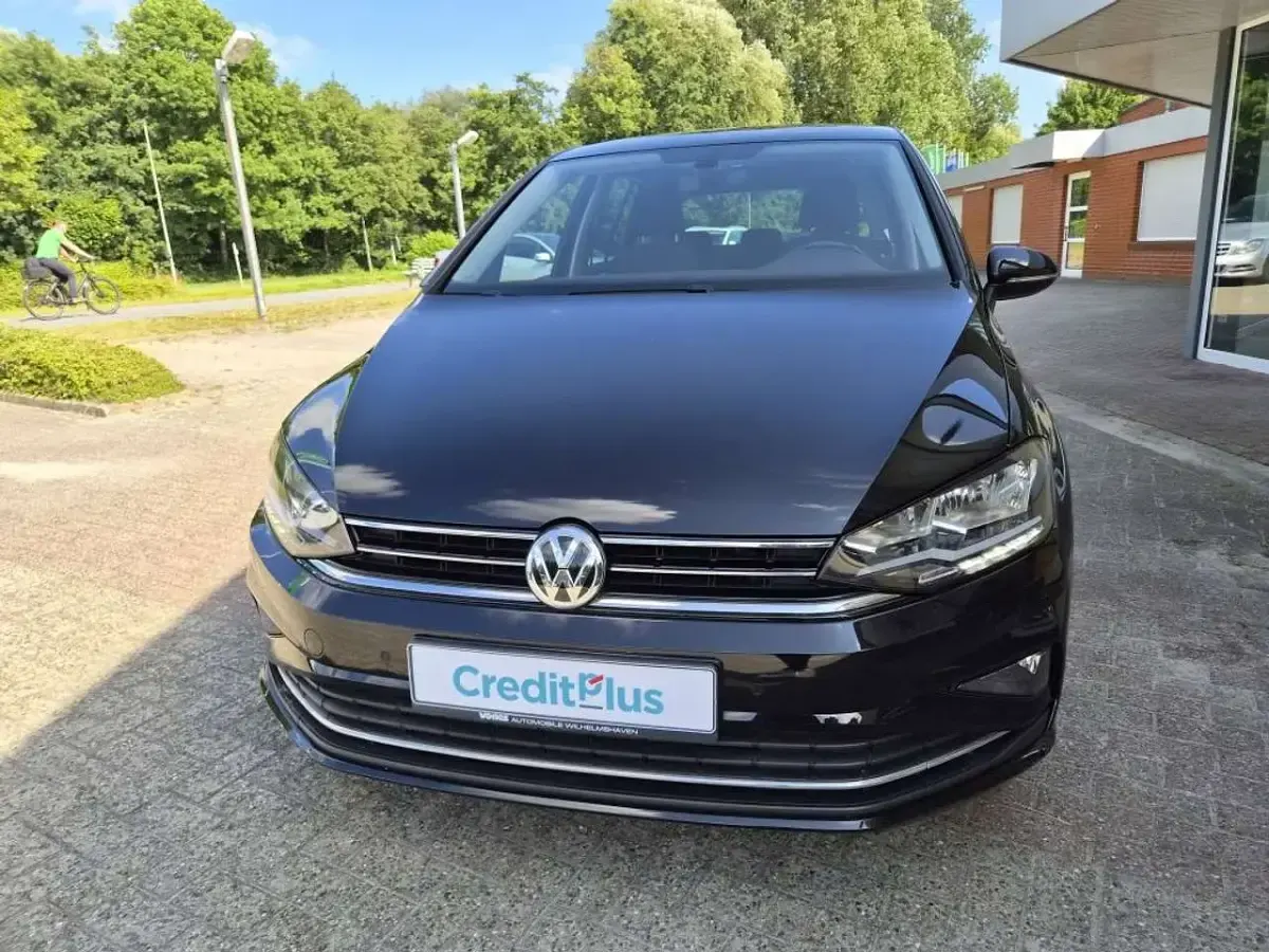 Gebraucht VW Golf VII Comfortline 116 PS (85 kW) 2020 Deep black perleffekt Van / Kleinbus