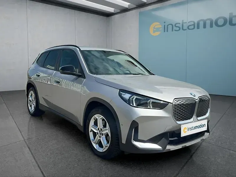 Gebraucht BMW iX1 150 kW (204 PS) 2024 Silber SUV