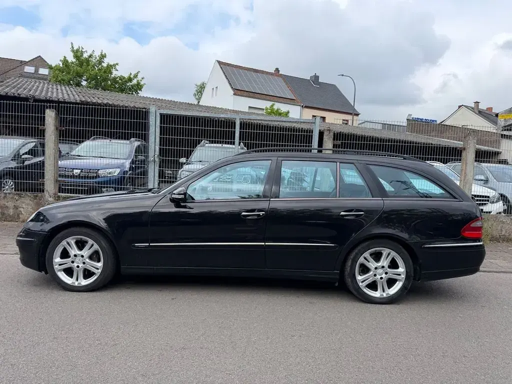 Używany Mercedes E280 231 KM (169 kW) 2006 Czarny Kombi