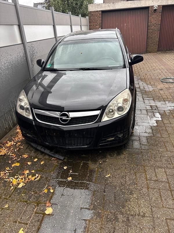 Schwarz Gebraucht 2006 Opel Vectra Kombi | 580 € (Superpreis) - Bild 1/4