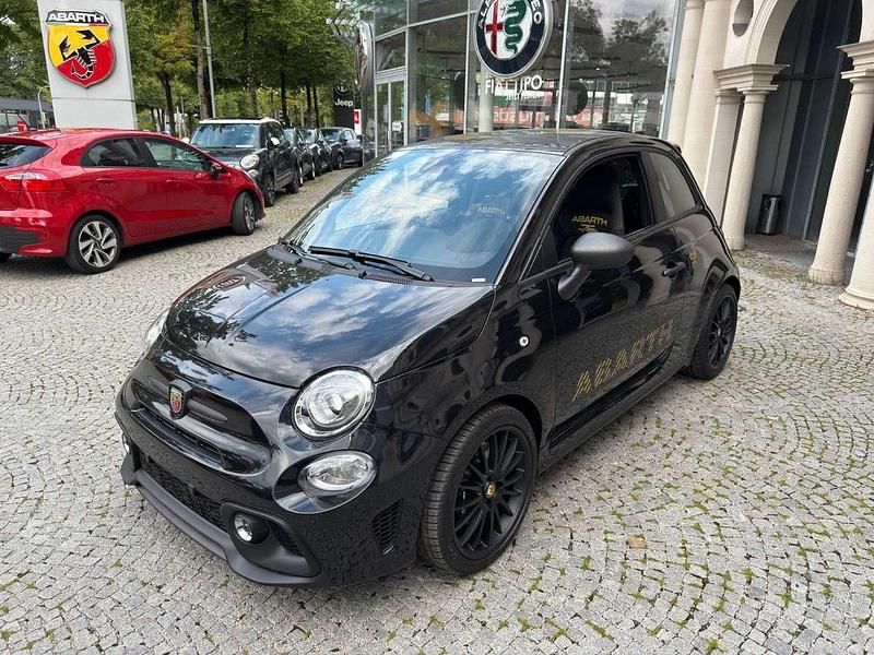 Gebraucht Abarth 695 179 PS (131 kW) 2024 Scorpione schwarz Kleinwagen