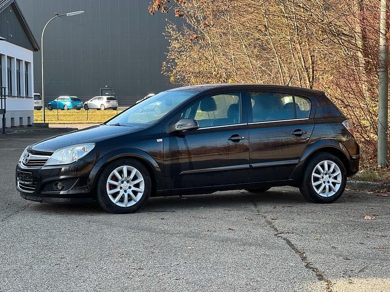 Gebraucht Opel Astra 140 PS (102 kW) 2007 Schwarz Kleinwagen
