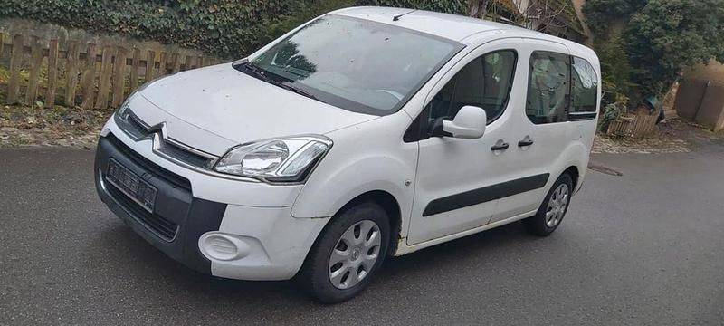 Gebraucht Citroën Berlingo Tendance 92 PS (67 kW) 2012 Weiß Van / Kleinbus