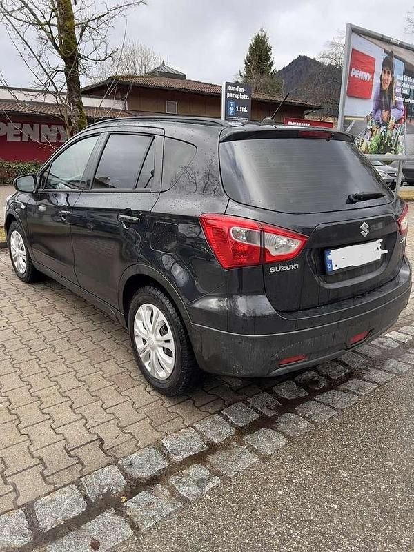 Gebraucht Suzuki SX4 Comfort 120 PS (88 kW) 2017 Schwarz Limousine