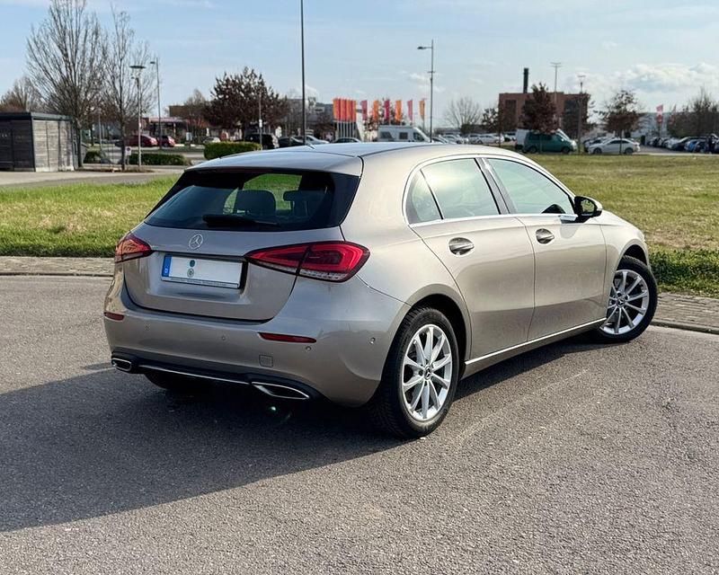 Gebraucht Mercedes A220 Progressive 190 PS (139 kW) 2019 Silber Limousine