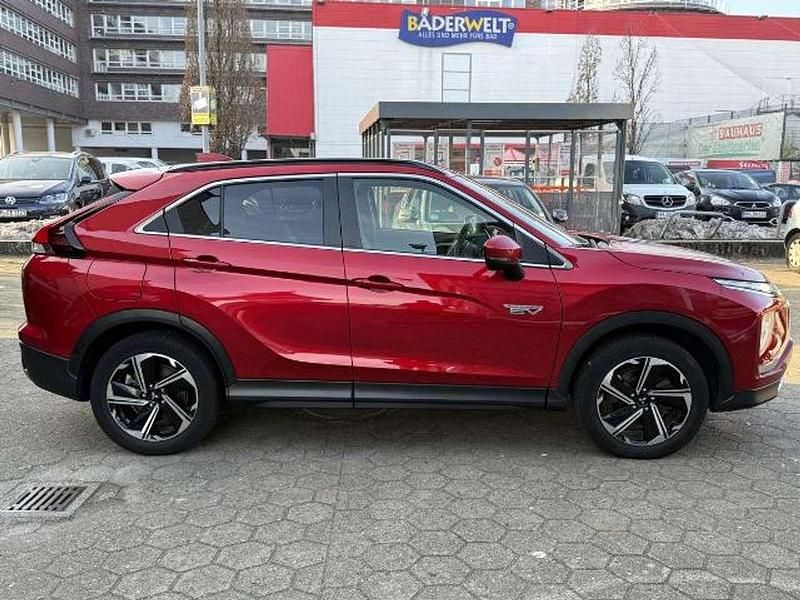 Gebraucht Mitsubishi Eclipse Cross Plus 188 PS (138 kW) 2022 Dynamicrot (metallic) SUV