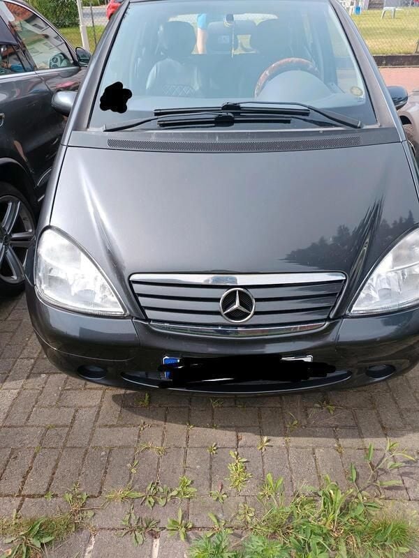 Grau Gebraucht 2000 Mercedes A160 Elegance Kleinwagen | 1.500 € (Fairer Preis) - Bild 1/4