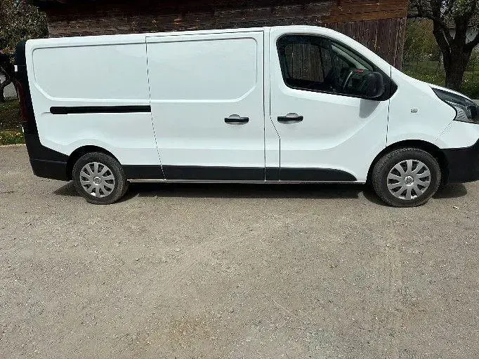 Gebraucht Renault Trafic 102 PS (75 kW) 2019 Weiß Van / Kleinbus