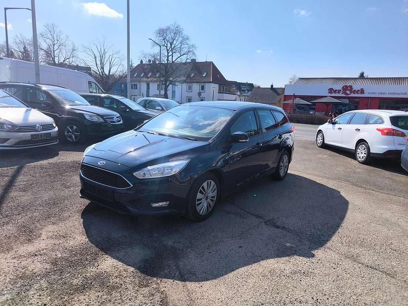 Gebraucht Ford Focus Basis 101 PS (74 kW) 2016 Blau Kombi